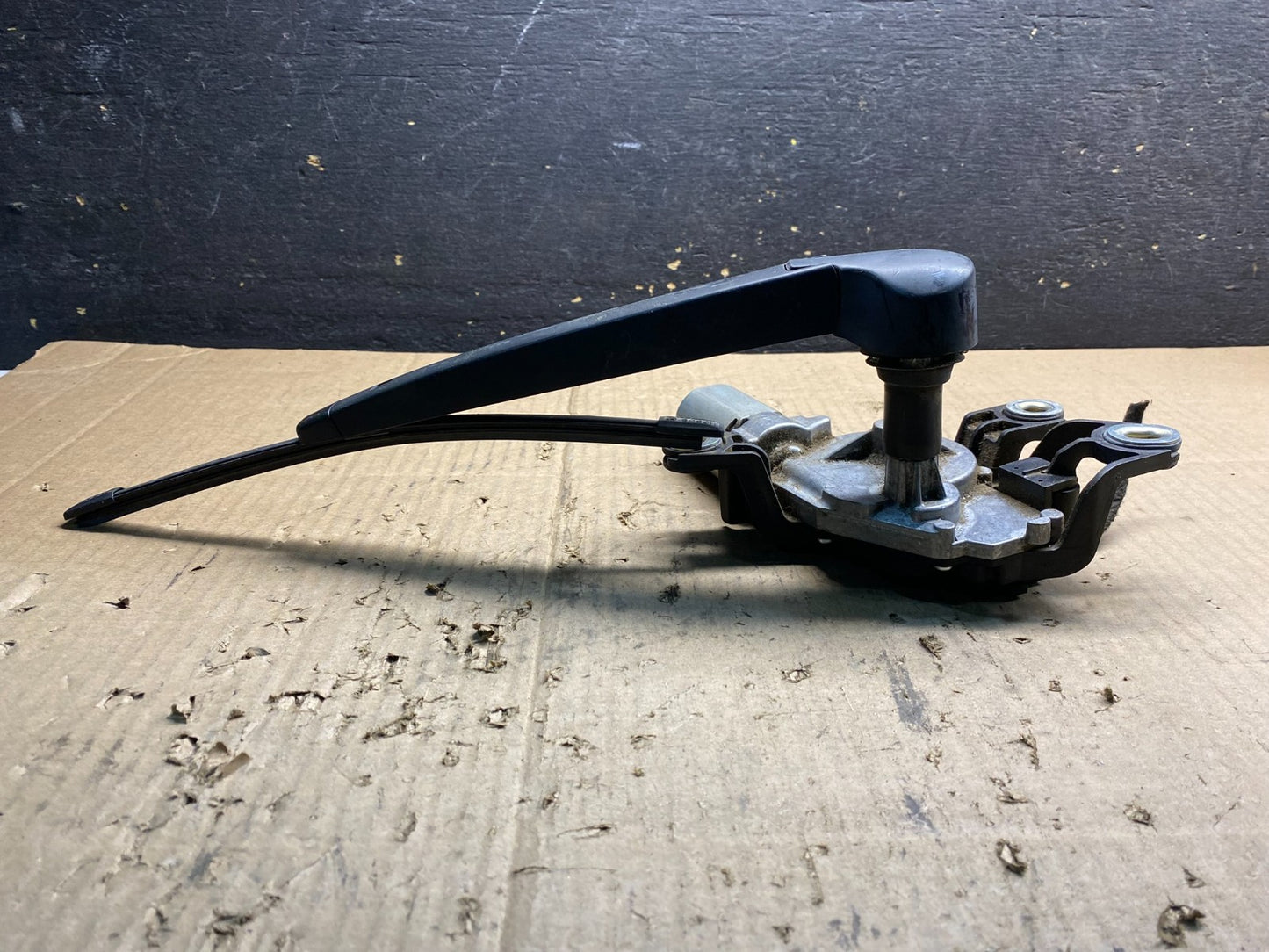 2006 to 2009 Volkswagen Golf Rear Windshield Wiper Motor OEM ab0397 DG3
