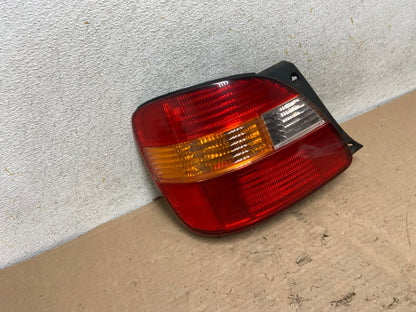 2001 - 2005 Lexus Gs300 Gs400 Gs430 Left Driver LH Side Tail Light AI1124 LK2