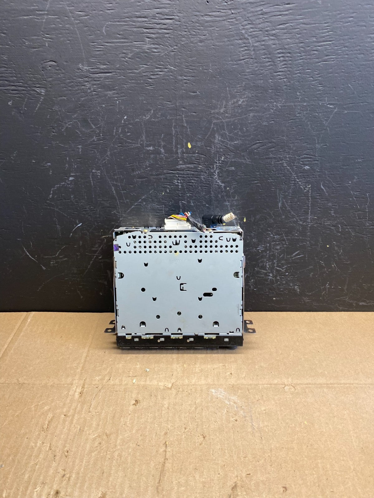 2004 to 2006 Mitsubishi Montero Audio Equipment Radio Receiver AB95245