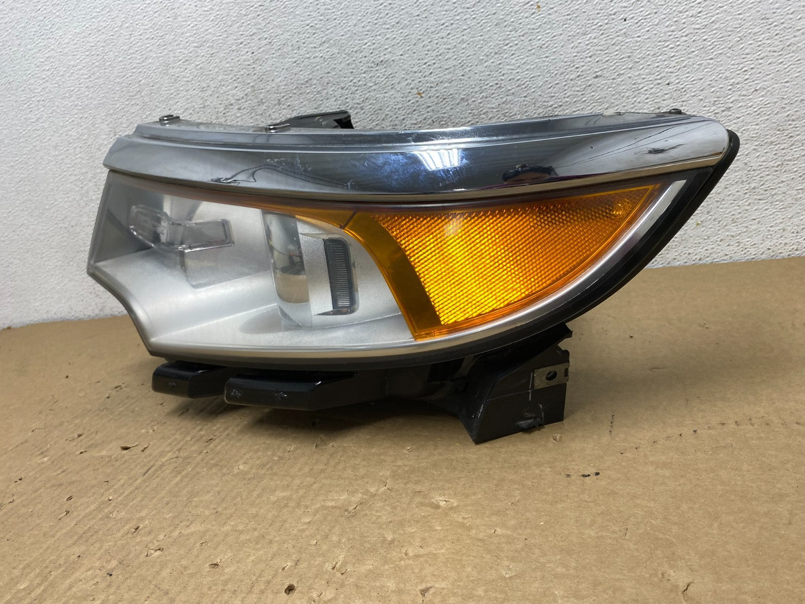 2011 to 2014 Ford Edge Front Left Driver Side Headlight Xenon AF7373 DW1