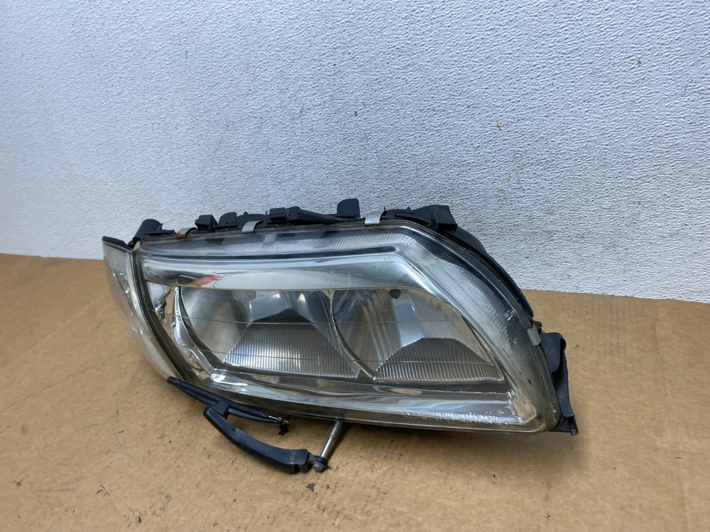2004 2005 2006 Volvo S80 Right Passenger RH Side Halogen Headlight AE3284 DW1