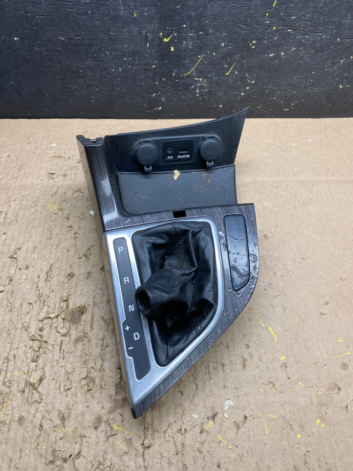 2011 to 2013 Kia Optima Center Console Shifter Gear AUX USB Floor Bezel T8594 DG0