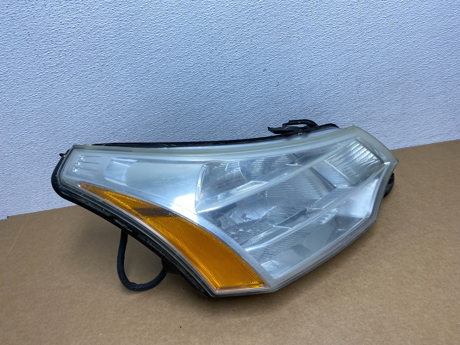 2008 2009 2010 2011 Ford Focus Right Passenger Rh Side Headlight AC1654 DW2