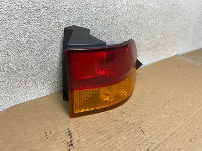 2002 2003 2004 Honda Odyssey Right Passenger Side Tail Light AH7990 LK1