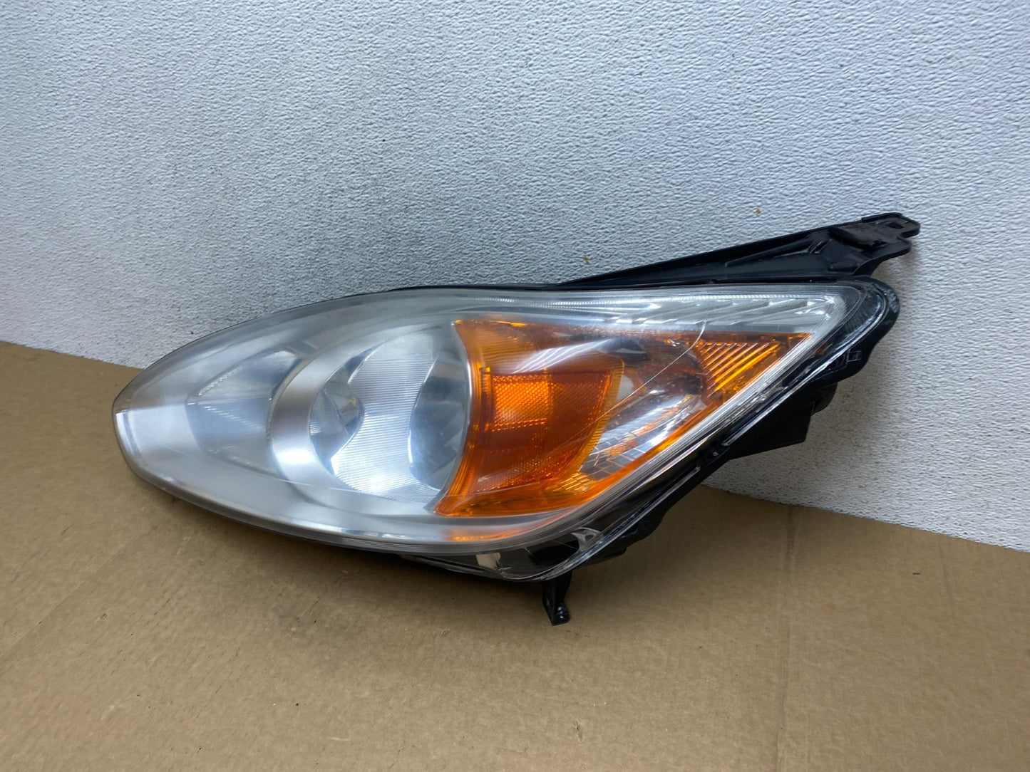 2013 to 2016 Ford C-MAX Left Driver LH Side Headlight AF9498 DW1