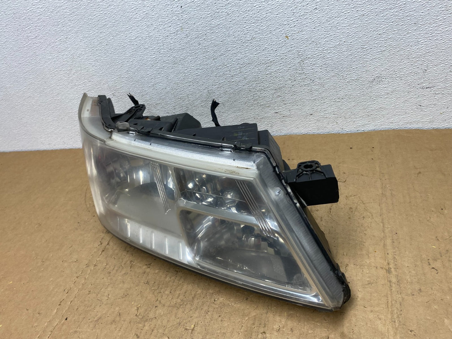 2009 to 2017 Dodge Journey Headlight Right Passenger Rh Halogen AD0465 DW1