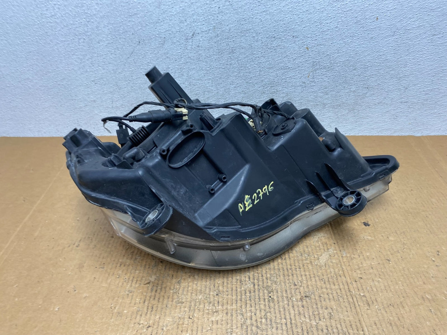 2008 to 2016 Chrysler Town and Country Left Driver Lh Side Headlight AE2796 DW6