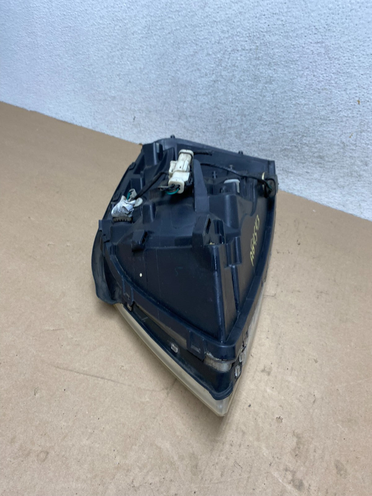 2004 - 2007 Ford Freestar Right Passenger RH Side Headlight Halogen AG4543 DW8