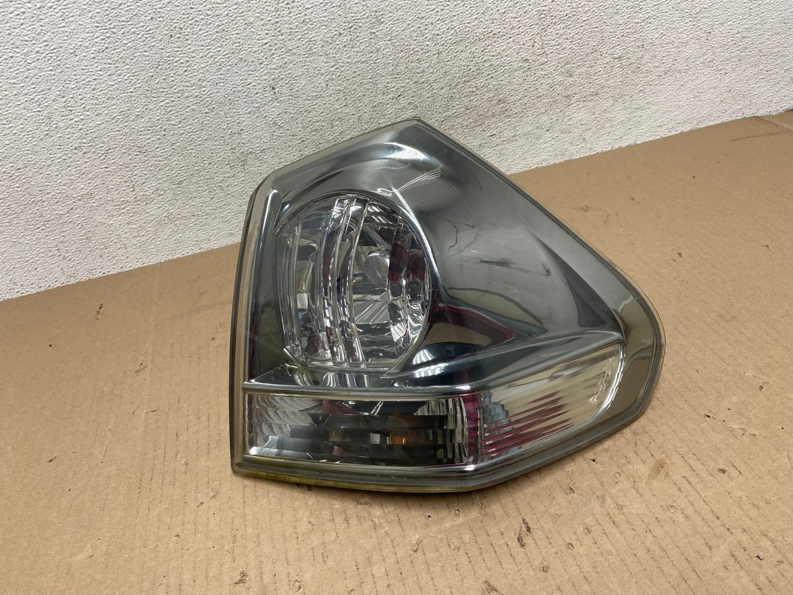 2004 to 2009 Lexus Rx350 RX330 Right Passenger Tail Light AE7312 LK0