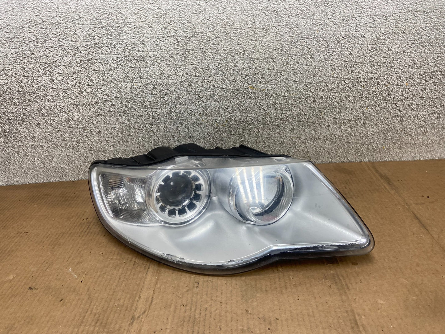 2008 to 2010 Volkswagen Touareg Right Passenger Halogen Headlight Depo AA6219 DG0