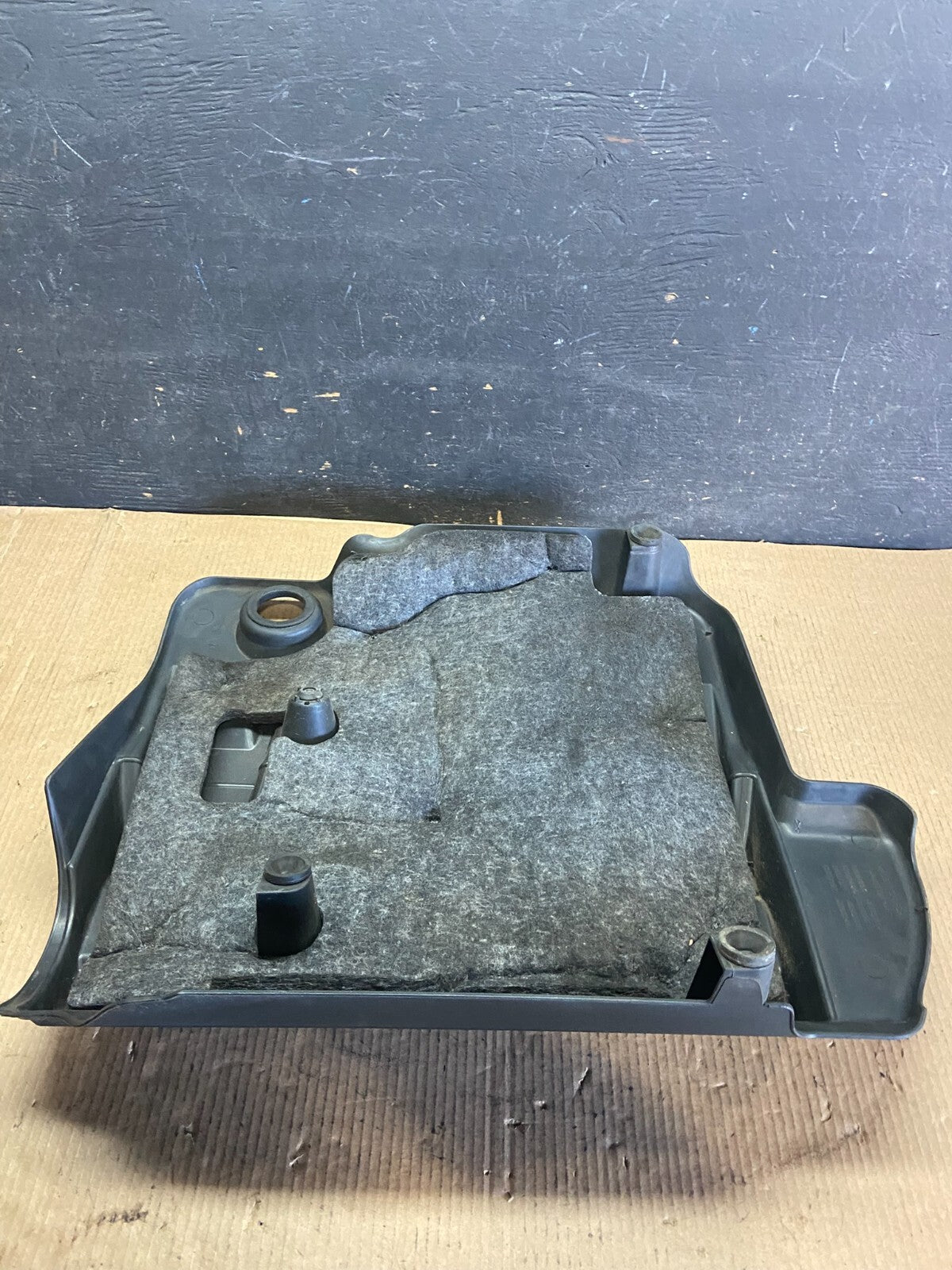 2010 to 2012 Cadillac SRX 3.6L Plastic Engine Cover Shield N8299 DG4