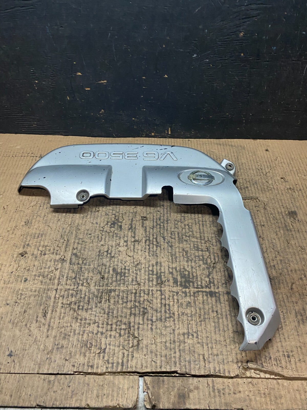 2001 to 2004 Nissan Pathfinder Engine Cover Ornament N2005 DG1