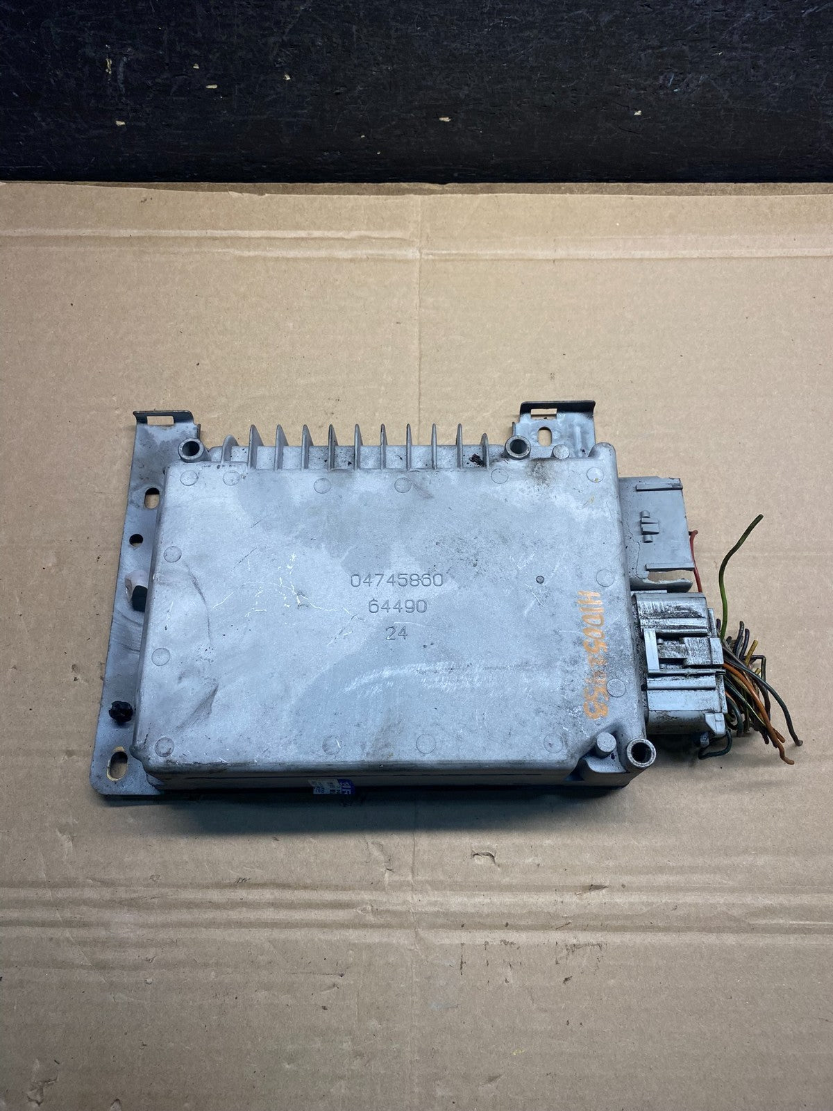 2002 Chrysler PT Cruiser 2.4L Engine Computer Module ECM ECU AE9887 DW0