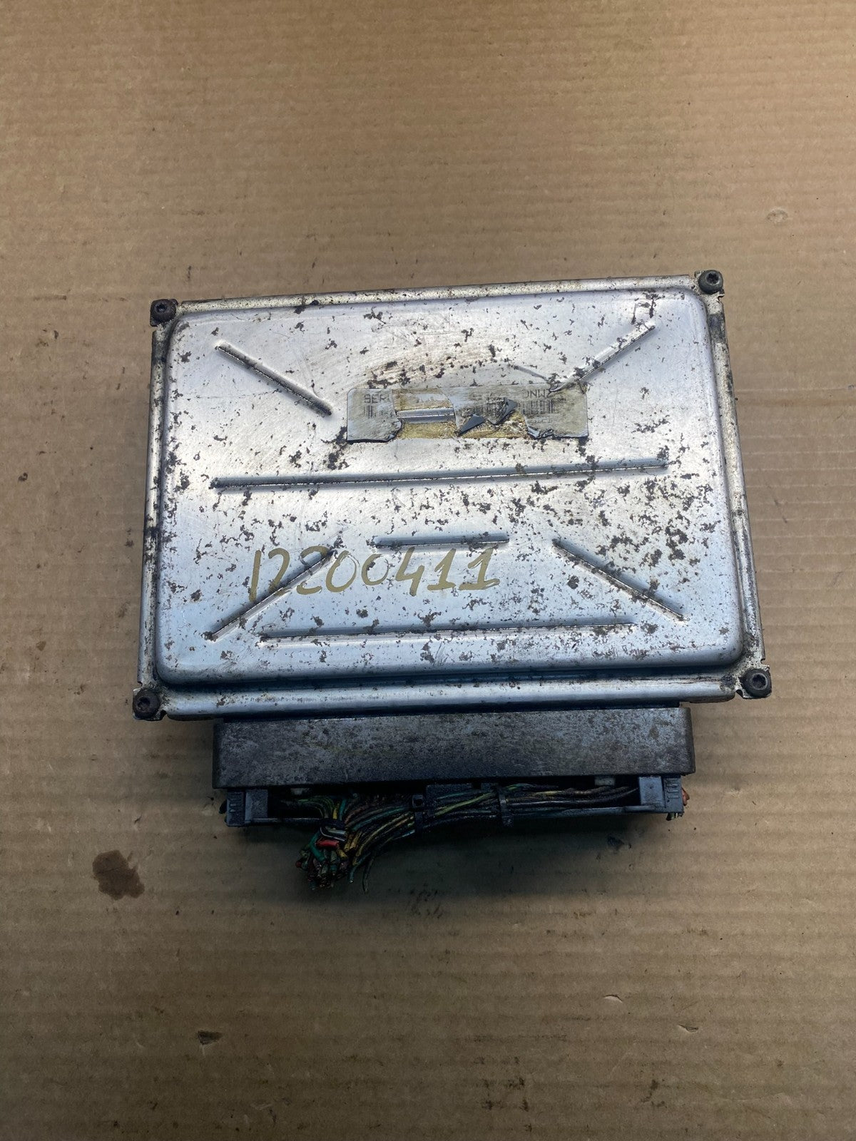 2001-2002 Silverado Tahoe Engine Computer Module 12200411 ECM ECU AF6819 DW0