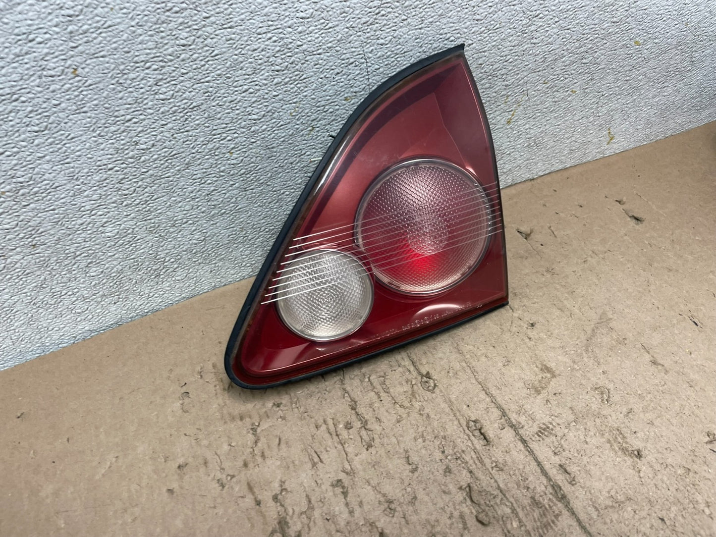 1999 - 2001 Lexus RX300 Right Passenger Side Rear Inner Tail Light Oem Q5137 DW2