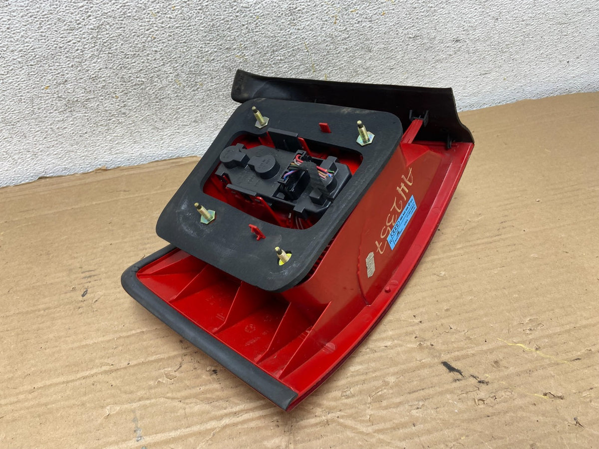 1999-2001 Audi A6 Wagon Right Passenger Rh Side Tail Light ah2357 DG5