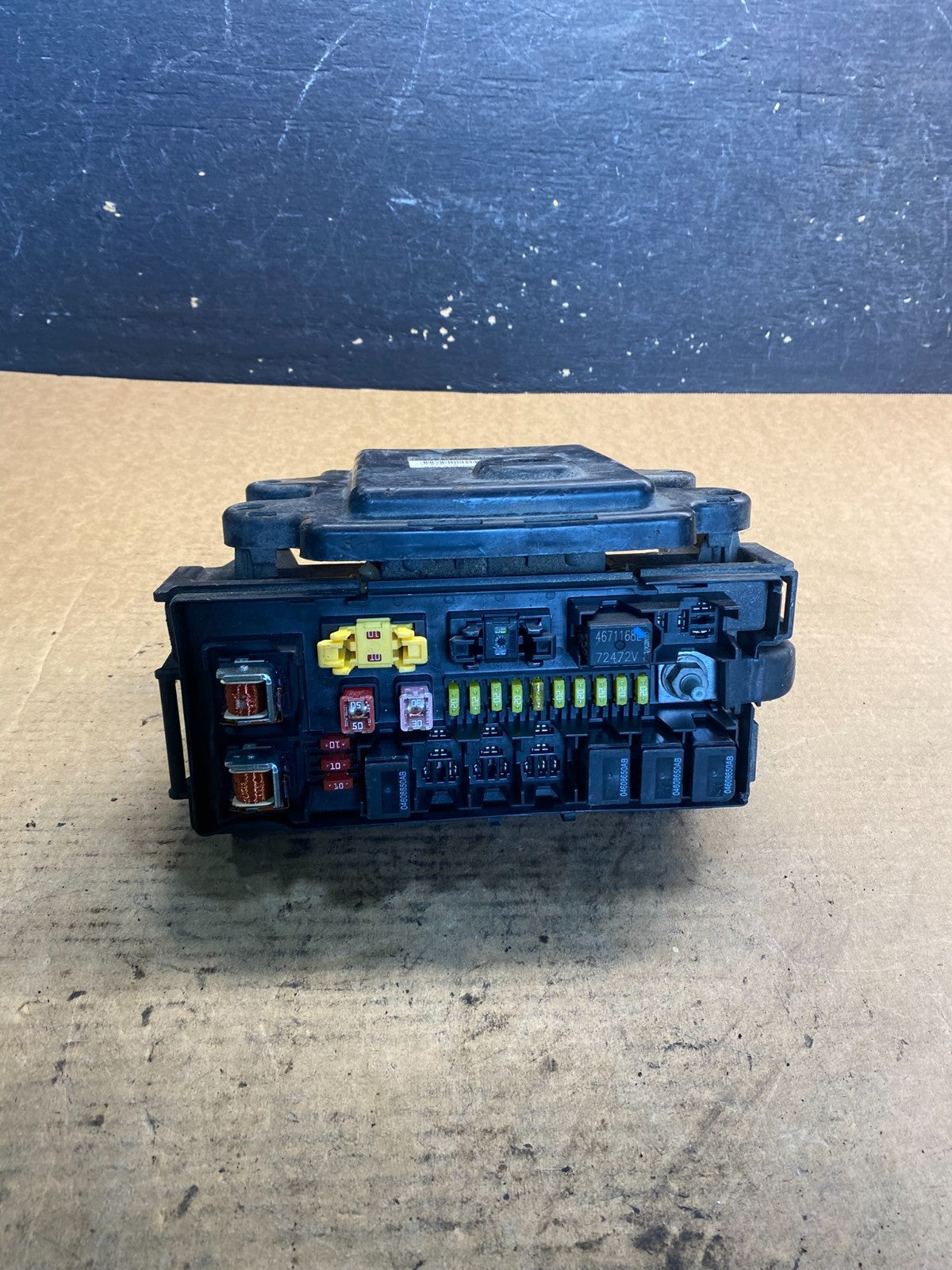 2008 Jeep Grand Cherokee Fuse Box Relay BCM Module Panel 04692165ab AA0957 DG5