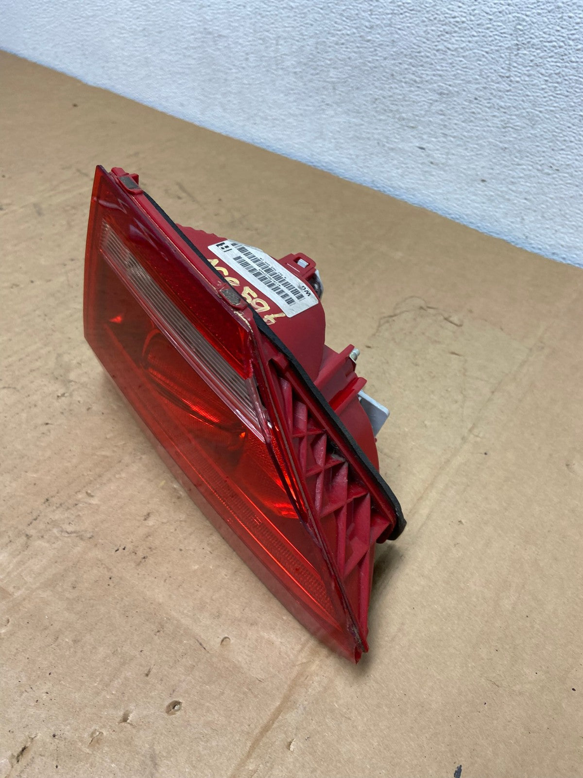 2012 to 2015 Volkswagen Passat Right Passenger Tail light inner AC8596 LK2