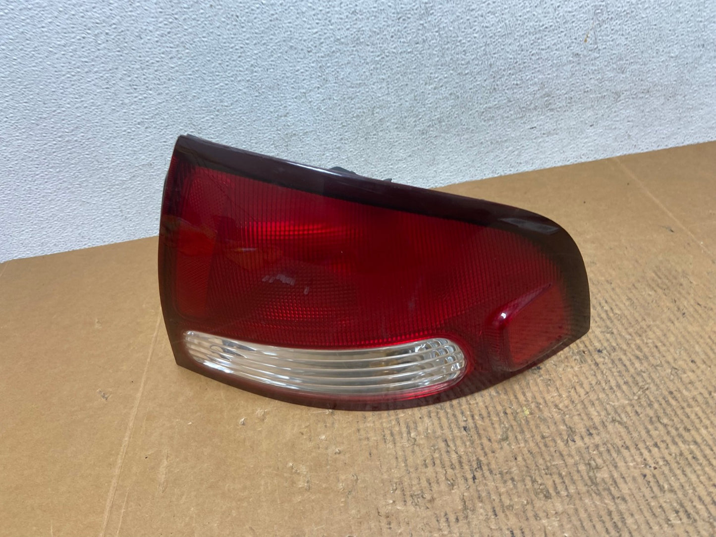 2000 2001 2002 2003 Nissan Sentra Right Passenger Side Tail Light AE1390 LK0