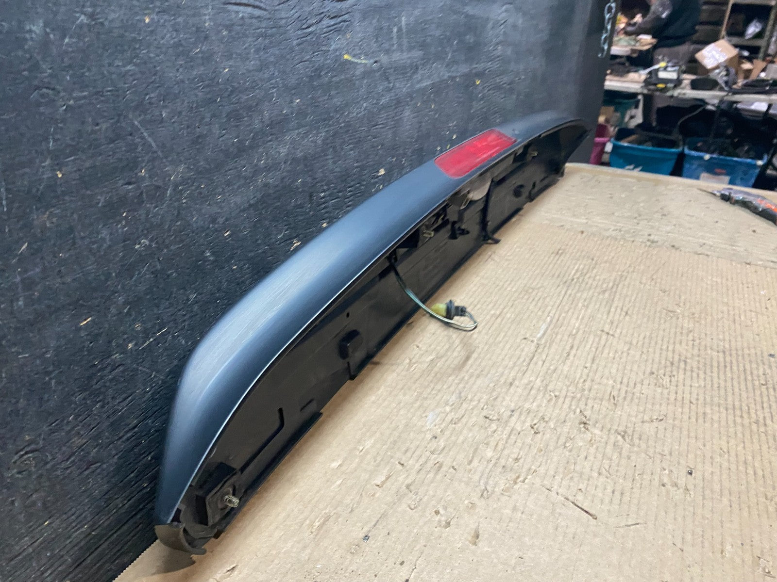 1999 to 2004 Honda Odyssey Rear Trunk Spoiler Gate Oem V7204 DG5