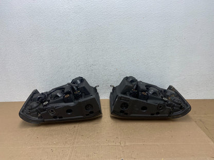 2003 - 2004 Land Rover Discovery Left+Right Set Halogen Headlights AE6028 DG10