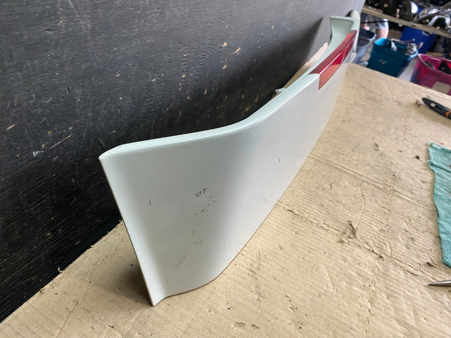 2005 to 2011 Hyundai Accent Trunk Lid Hatch 3rd Brake Light Spoiler OEM P3793 DG2