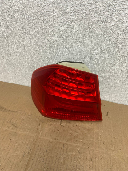 2009 2010 BMW 323i 325i 328i 335i 3 Series Left Driver Tail Light OEM AB8174 LK0