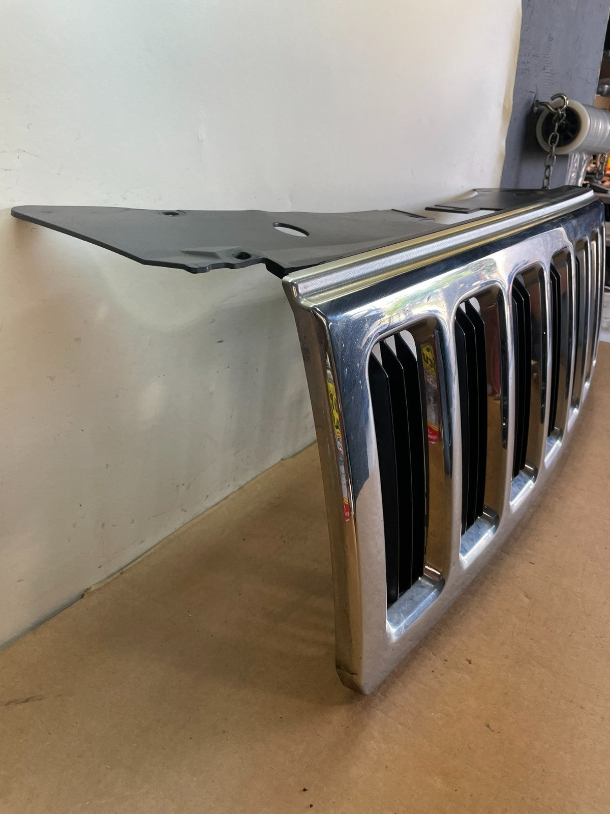 2006 to 2010 Jeep Commander Front Upper Grill Grille af8694 DG2