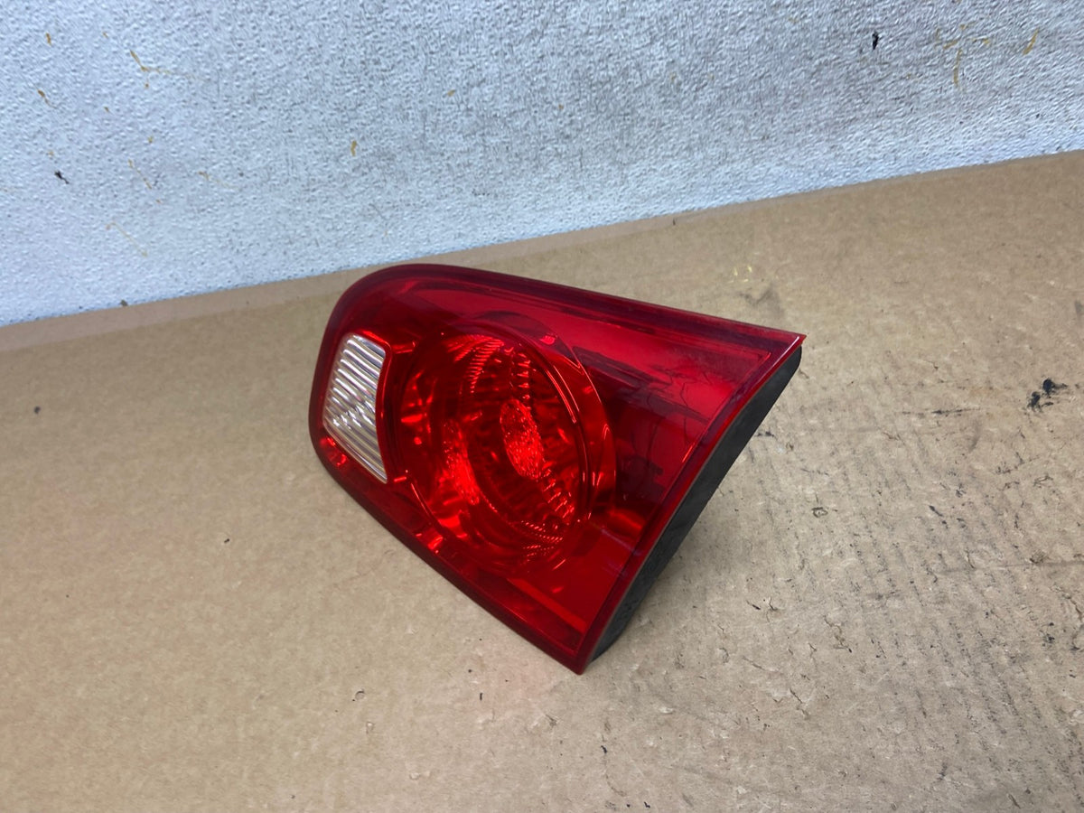 2007 2008 2009 Hyundai Santa Fe Right Passenger Tail Light Inner AI3501 LK1