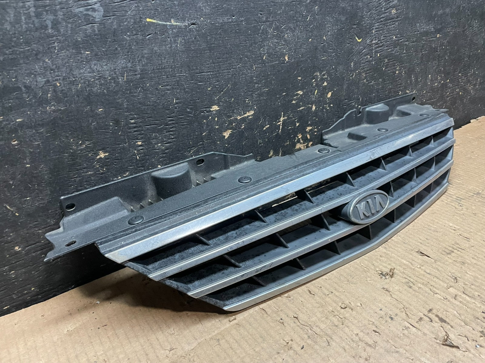 2000 to 2004 Kia Spectra Sedan Front Grill Grille Y6562 PS1