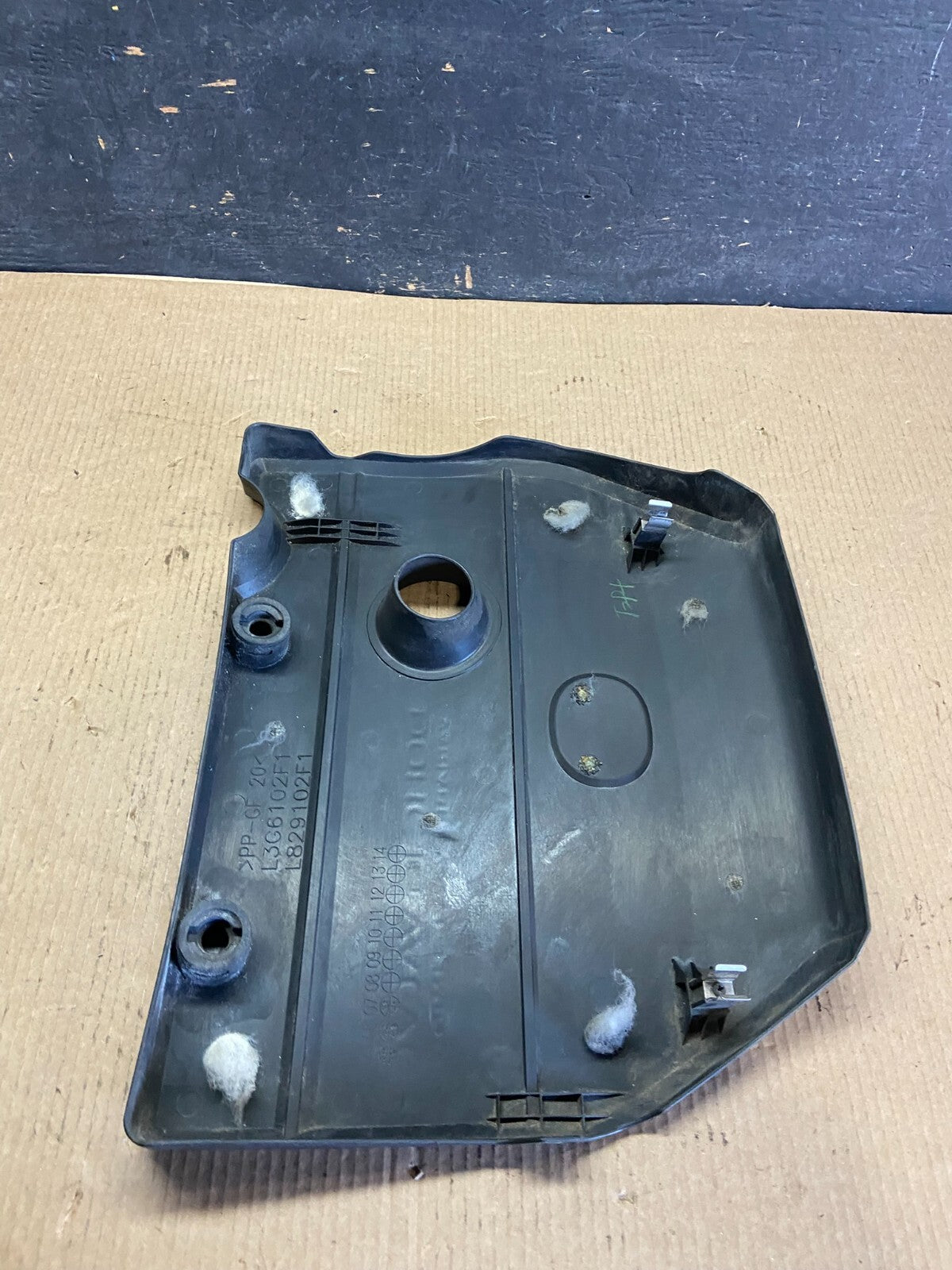 2004 to 2009 Mazda 3 DOHC 16 VALVE Engine Shield Top Cover n8269 PS6