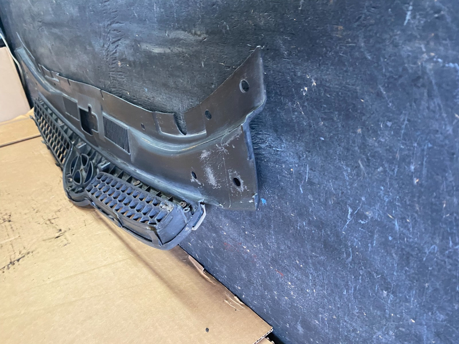 2009-2012 Hyundai Elantra Touring Wagon Front Upper Grill Grille S0389 DG7