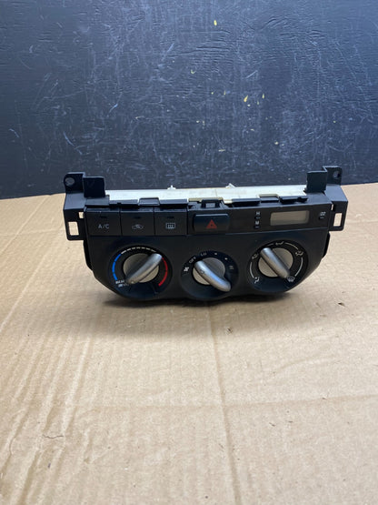 2001 - 2003 Toyota RAV4 A/C Heater Climate Control Unit Switch AC9333 DG0