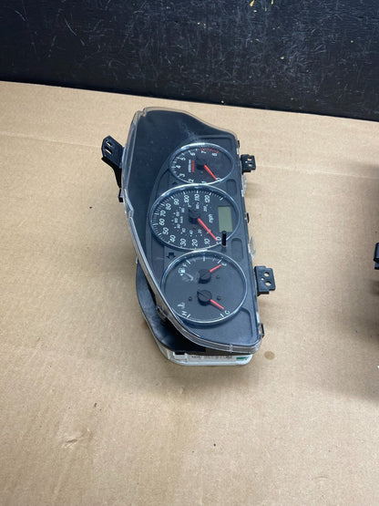 2004 - 2006 Mazda MPV Speedometer Instrument Cluster Gauges ac6106 DG1