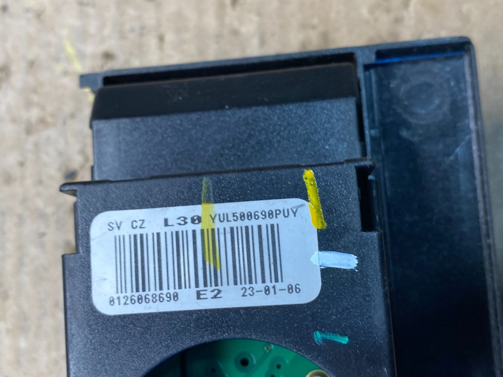 2002-2005 Range Rover L322 Center Clock Panel DSC Switch Control Power S6717 DG6