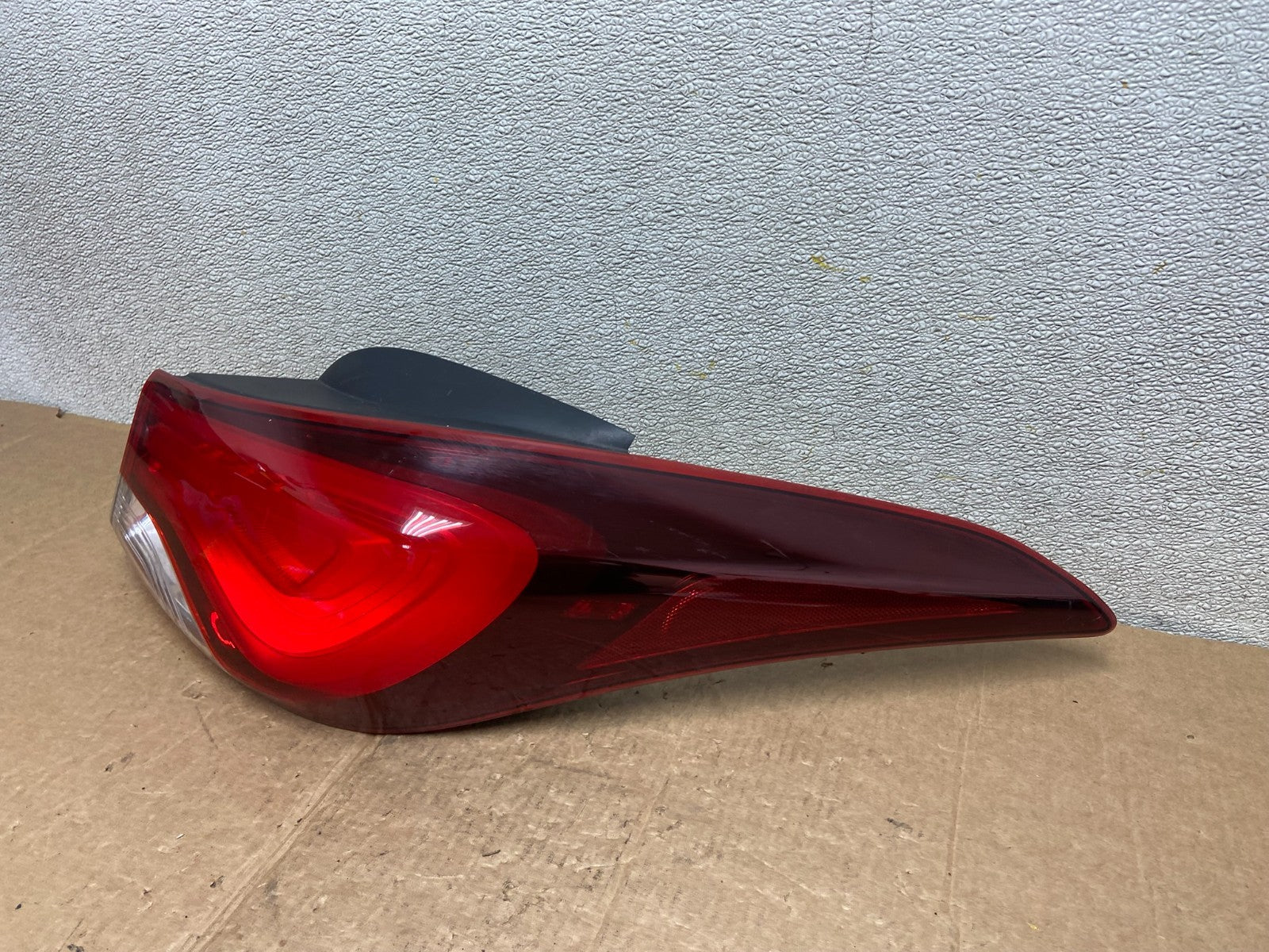 2014 2015 2016 Hyundai Elantra Sedan Right Passenger RH Tail Light OEM AA1605 DW1