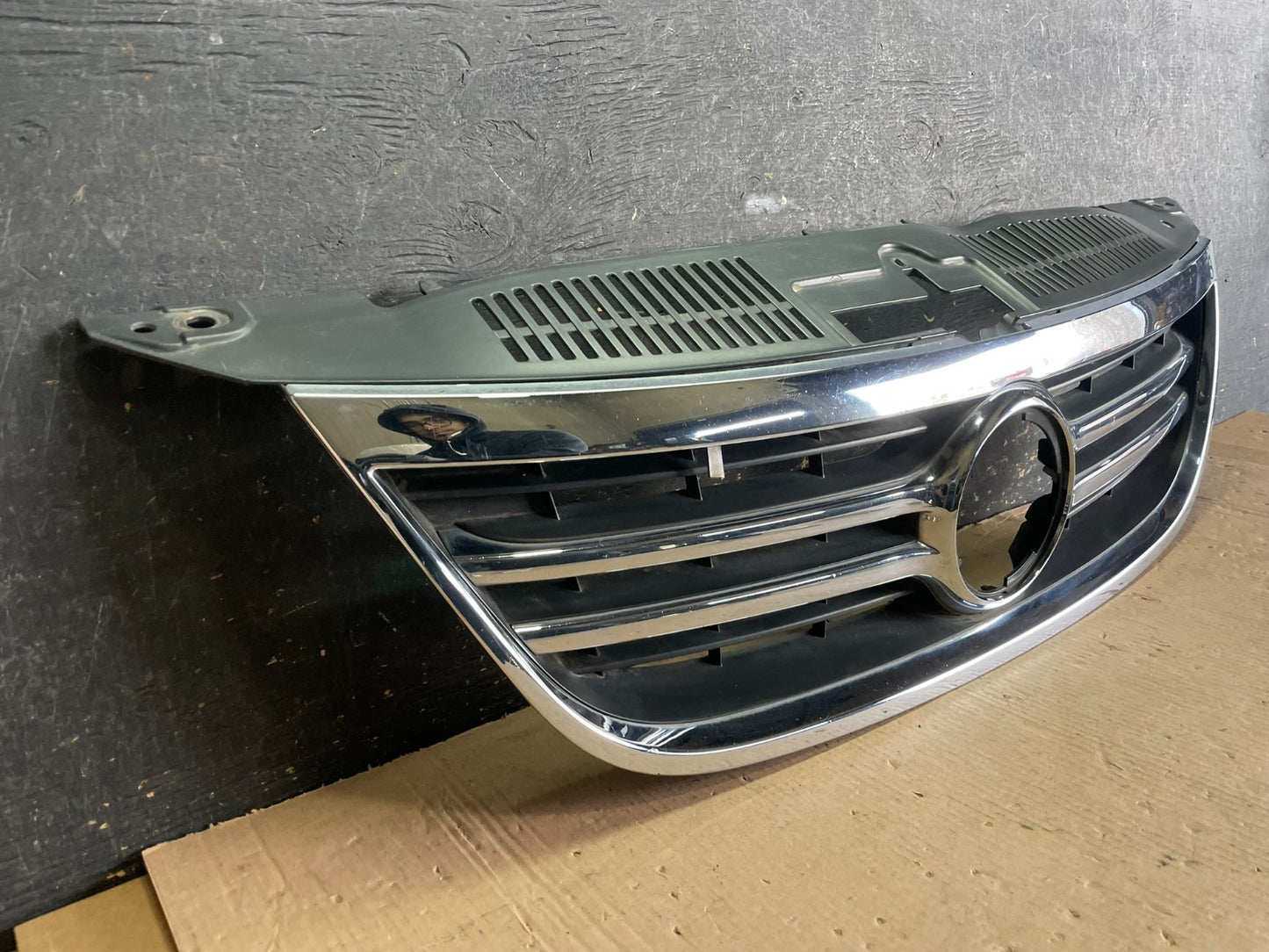 2009 to 2011 Volkswagen Tiguan Front Upper Grill Grille Oem AA2192 DG1