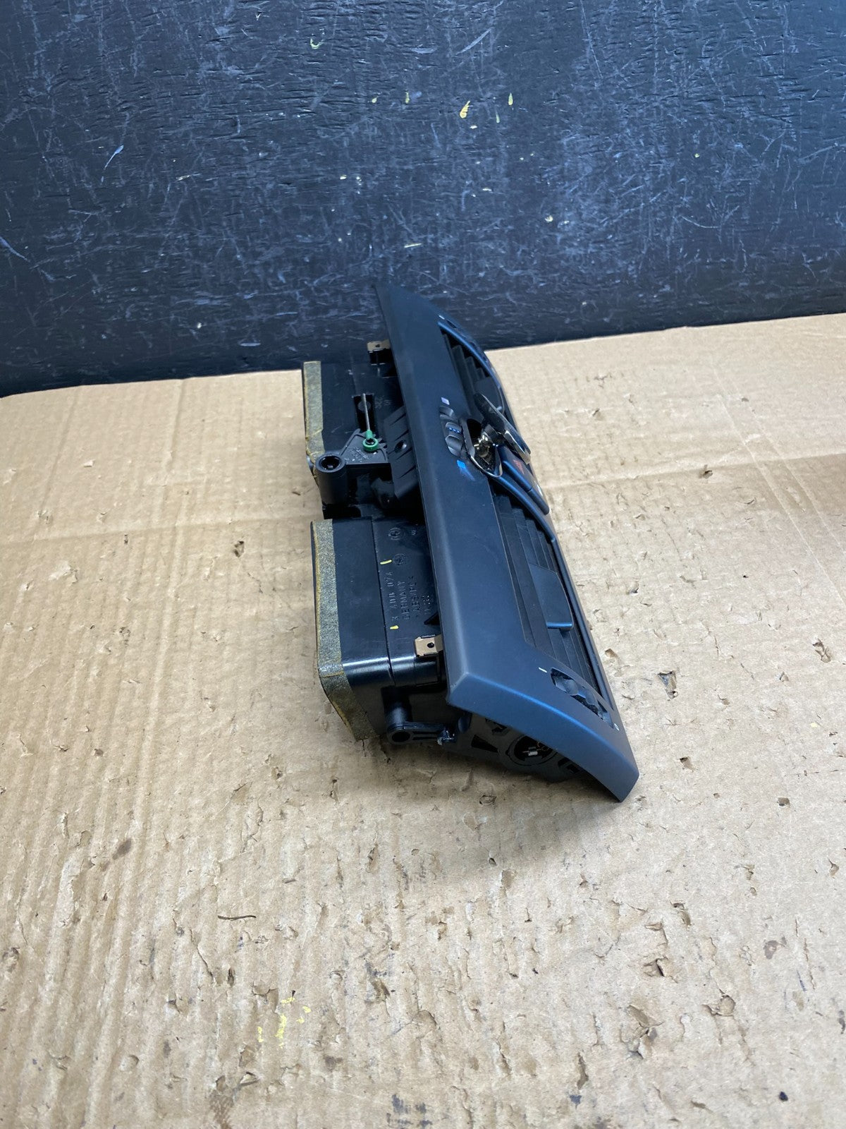 2004 to 2010 BMW X3 Center Console Dash Air Vent ac9634 DG2