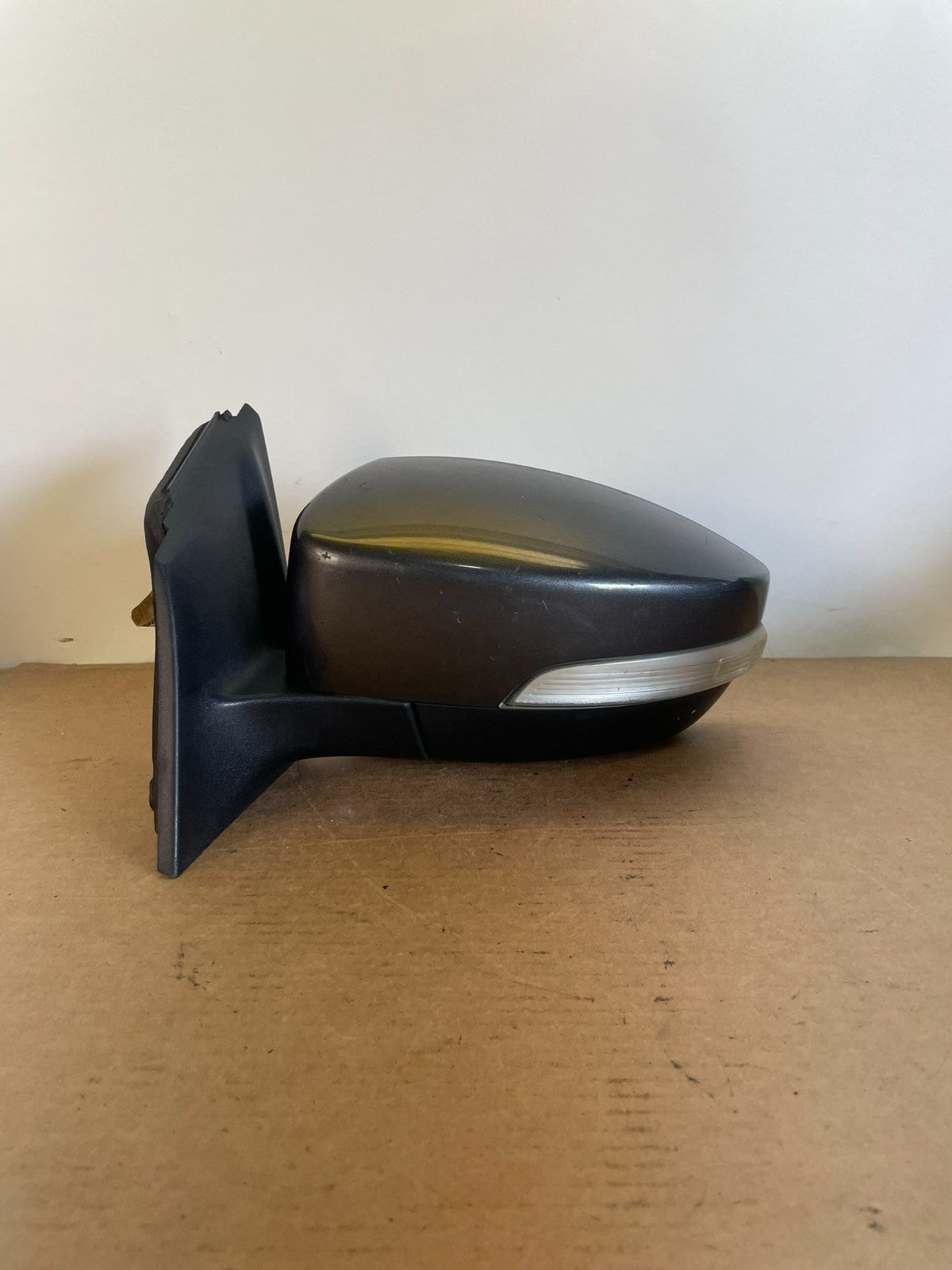 2015 to 2018 Ford Focus Left Driver View Door Turn Signal Mirror AG0671 DW0