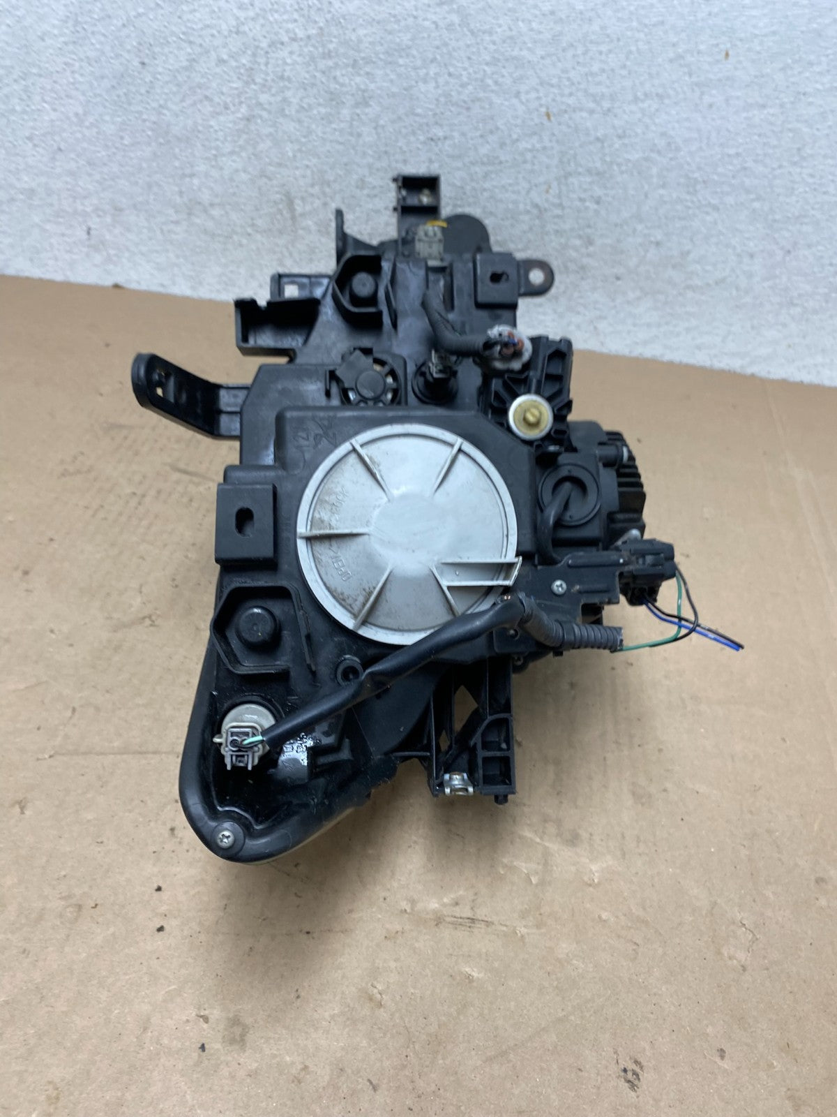 2011 to 2014 Nissan Murano Headlight Left Driver LH Side Xenon Hid AG4664 DW8