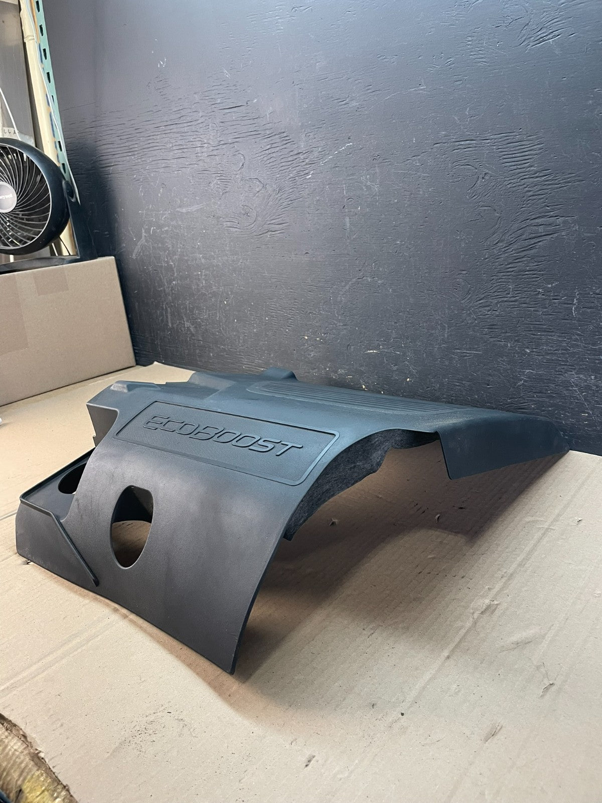 2010 to 2019 Lincoln MKS 3.7L Engine Motor Cover AD8632 DG1