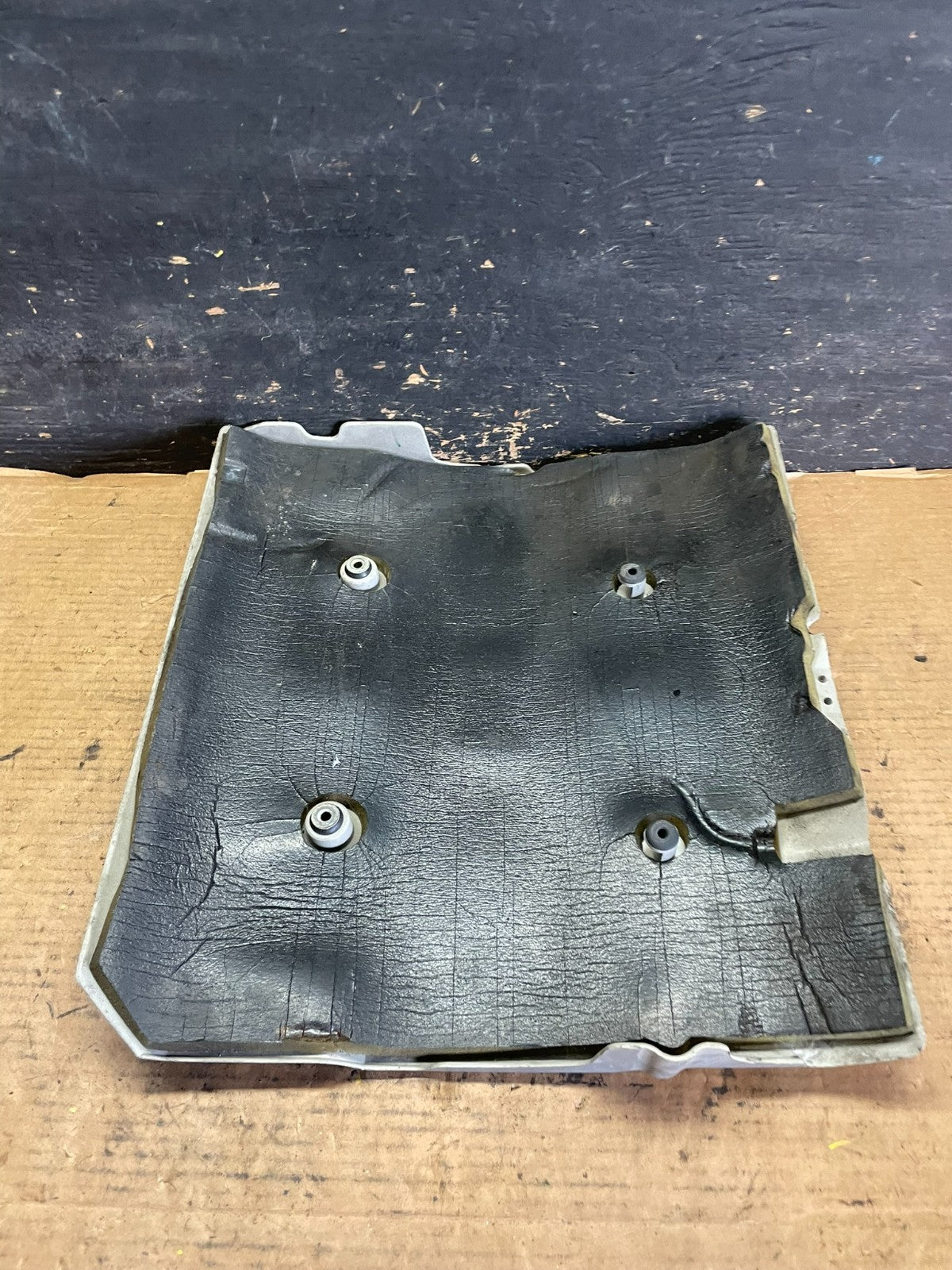 2001 to 2004 Cadillac Deville Seville Northstar Engine Motor Cover S1175 DG7