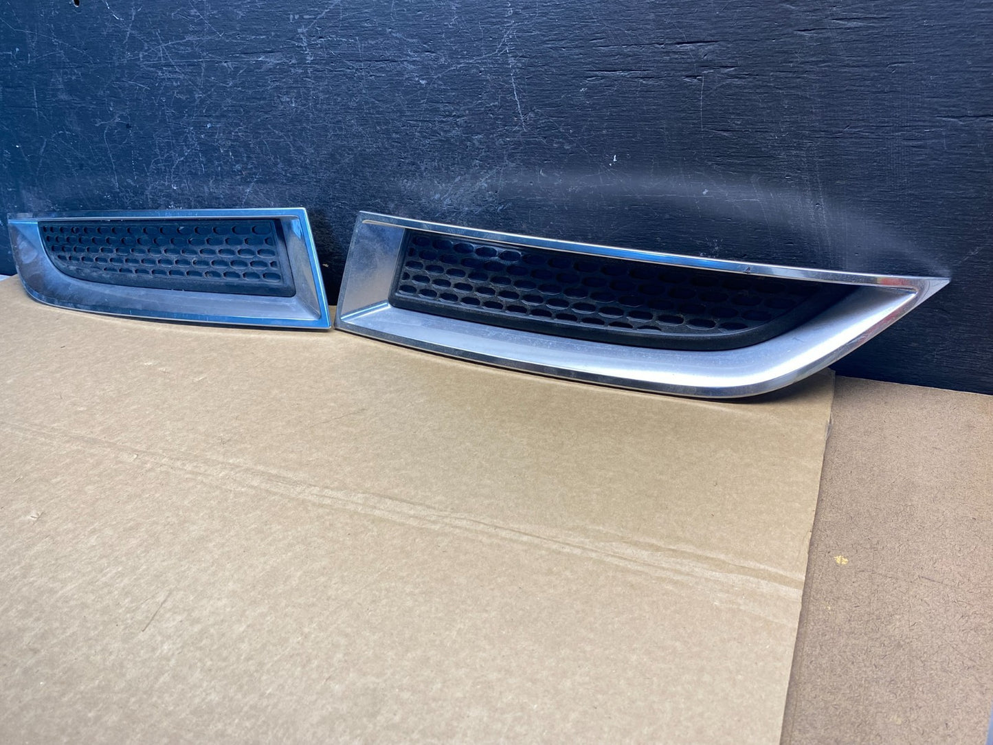 2013 to 2016 GMC Acadia Right+Left Set Upper Bumper Grille Cover AF6875 DG1
