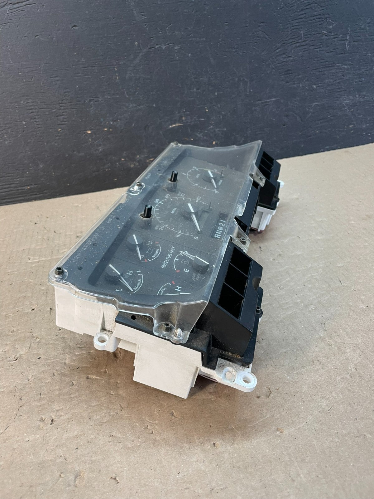 1992 to 1997 Ford F250 F350 Speedometer Cluster Gauge AE3398 DG1