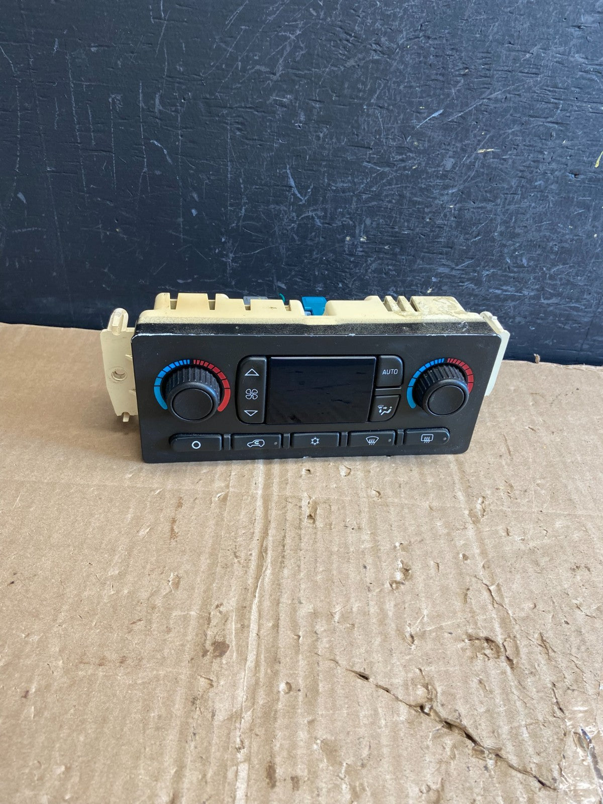2003 to 2007 Hummer H2 Front Climate Control Hvac Heater A/C Panel AE1935 DG0