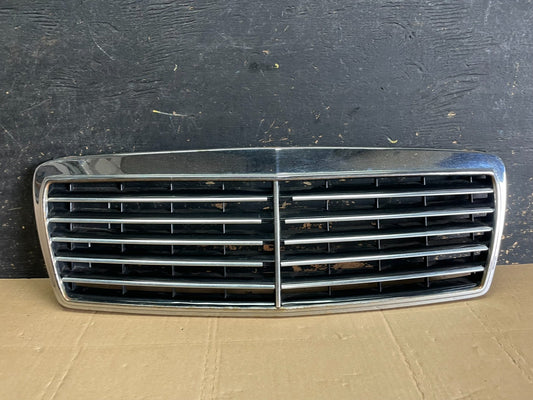 1996 to 1999 Mercedes Benz E320 Front Grill Grill 2108880123 AA88260
