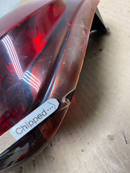 2002 to 2009 Chevrolet Trailblazer Right Passenger Rh Side Tail Light AG7988 LK6