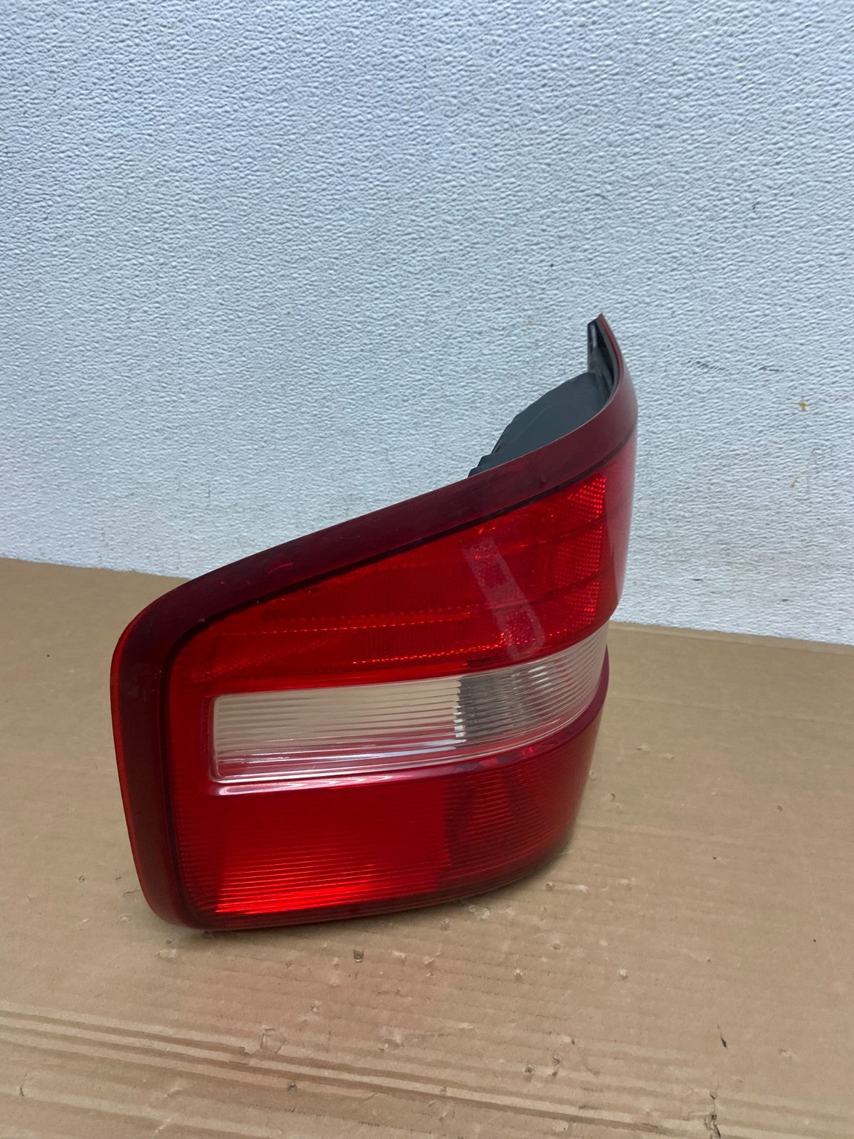 2004 to 2008 Ford F150 Flareside Left Driver LH Side Tail Light AD4192 DW2