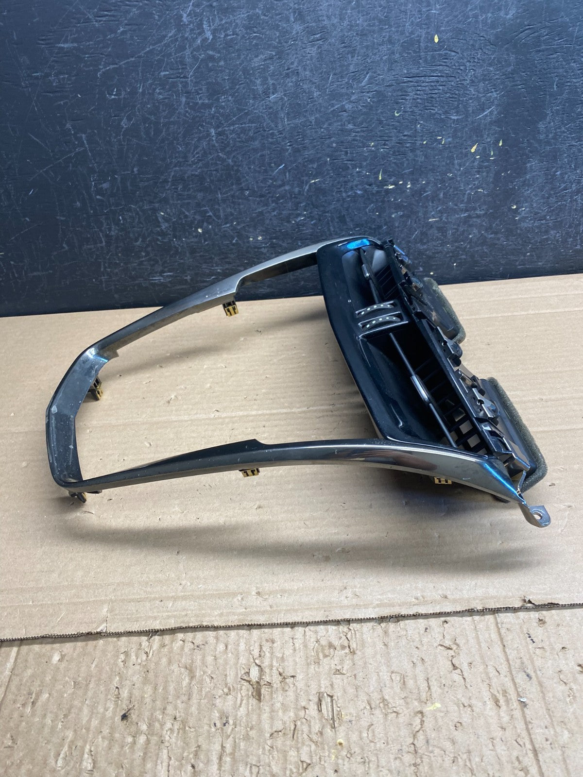 2014 - 2019 Cadillac CTS Center Radio Dashboard Air Vent Bezel Trim OE AG0118 DG2