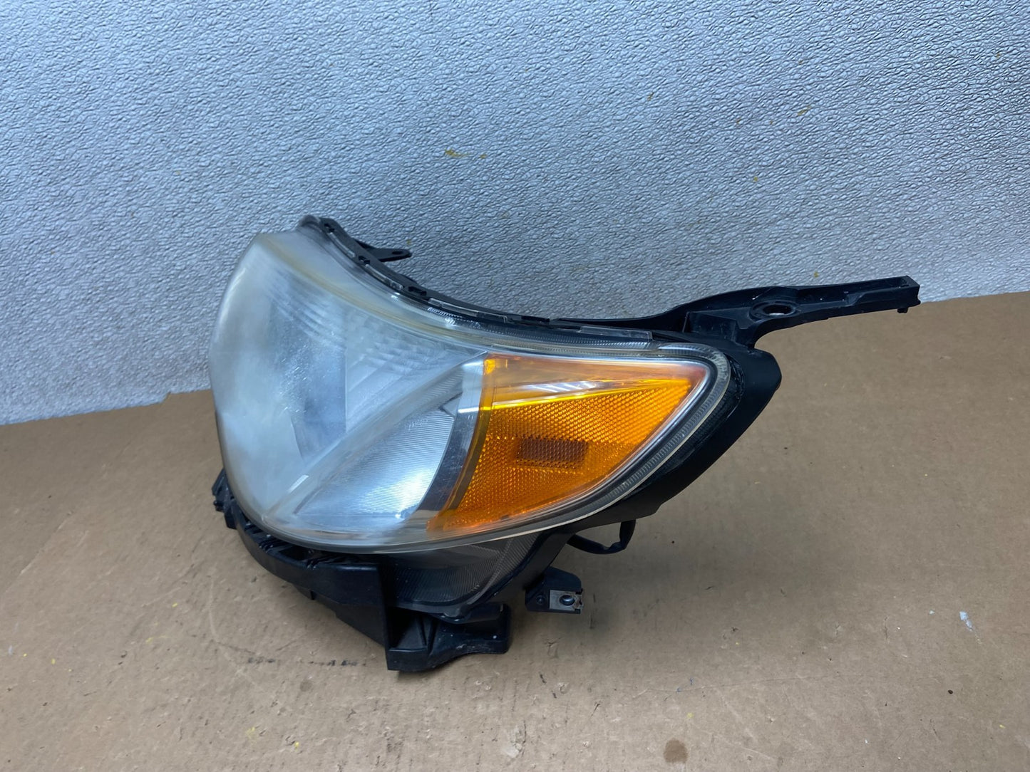 2009-2013 Subaru Forester Left Driver LH Halogen Headlight Z6940 DW1